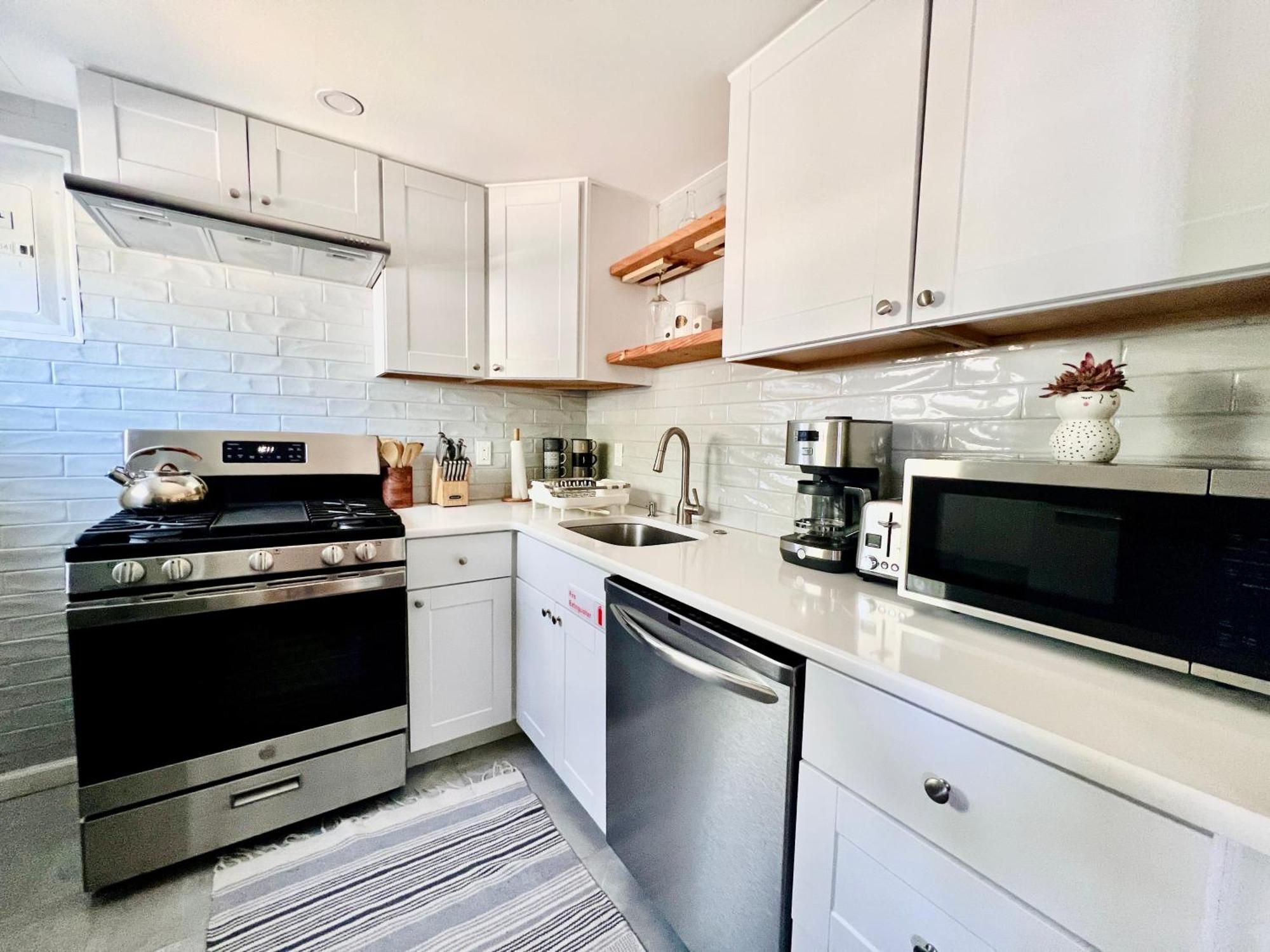 Ultra Modern - Entire 3 Bedroom Apartment - 5 Min Walk To The Beach Уайлдууд Екстериор снимка